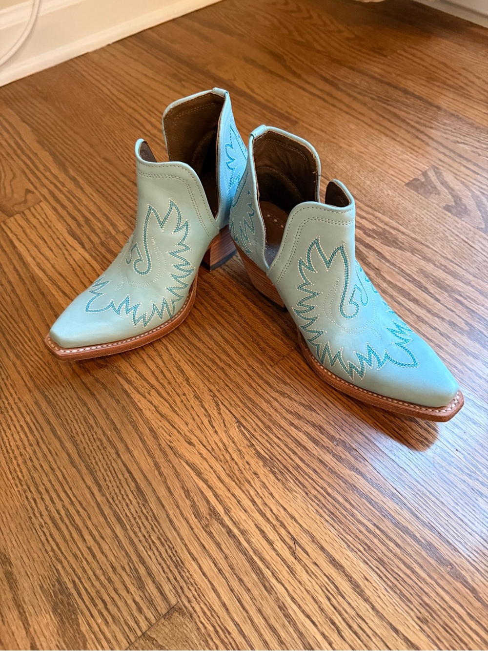 Ariat Mint Blue Dixon Western Ankle Booties Size 6